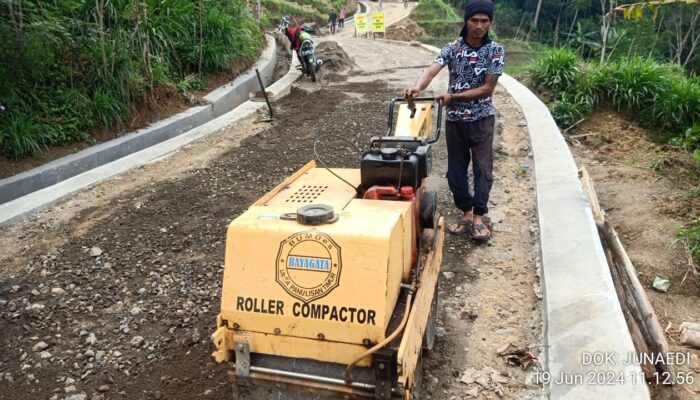 CV Duta Kinarya: Ruas Jalan Cipesing-Garawangi Mulai Diperbaiki, Telan Dana APBD 2 Miliar Lebih