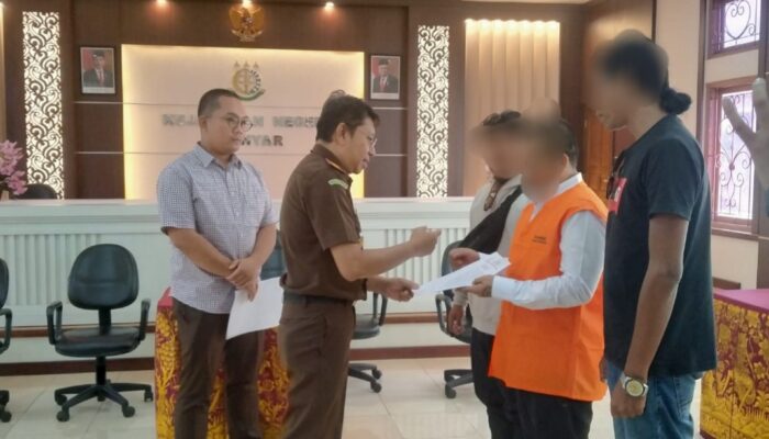 Kejari Gianyar Laksanakan Penghentian Tuntutan Tersangka Kasus Pencurian HP