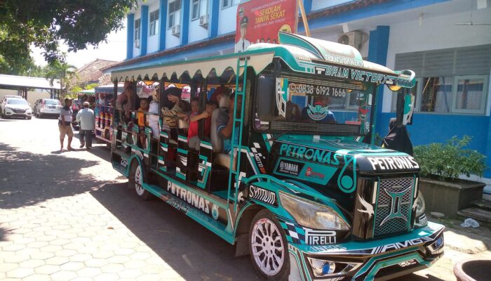 Apakah Kereta Odong-odong Bebas Melintas di Jalan Raya? Ini Jawabannya