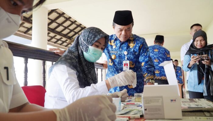 Mantap! Gubernur, Sekda dan Seluruh Pejabat Pemprov Jambi Jalani Tes Urine