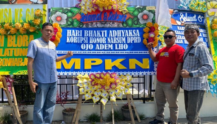 MPKN Kirimi Kejari Blora Karangan Bunga, Soroti Honor Narsum DPRD
