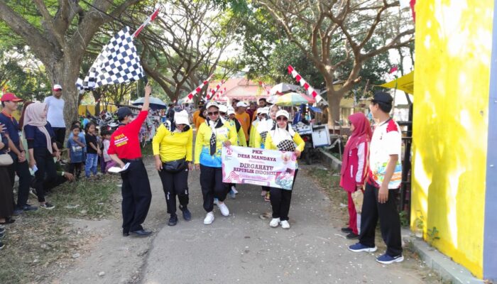 Sambut HUT RI ke 79, Kecamatan Carenang Adakan Lomba Gerak Jalan