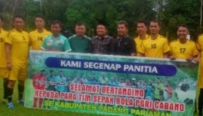 Saksikan Turnamen Sepak Bola PGRI, Yosdianto: Jadikan Turnamen Sebagai Alat Pemersatu