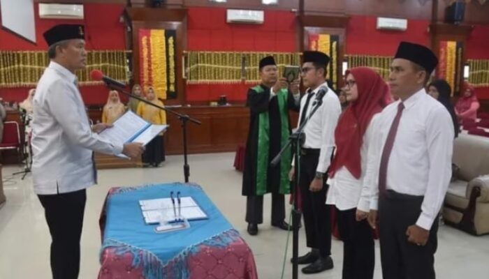 Pj Wako Pariaman Lantik 3 Pejabat Eselon III dan 71 Fungsional Guru PPPK